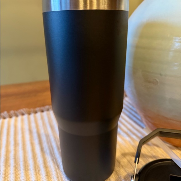 Stanley Matte Black IceFlow 2.0 Flip Straw Tumbler - Picture 7 of 13